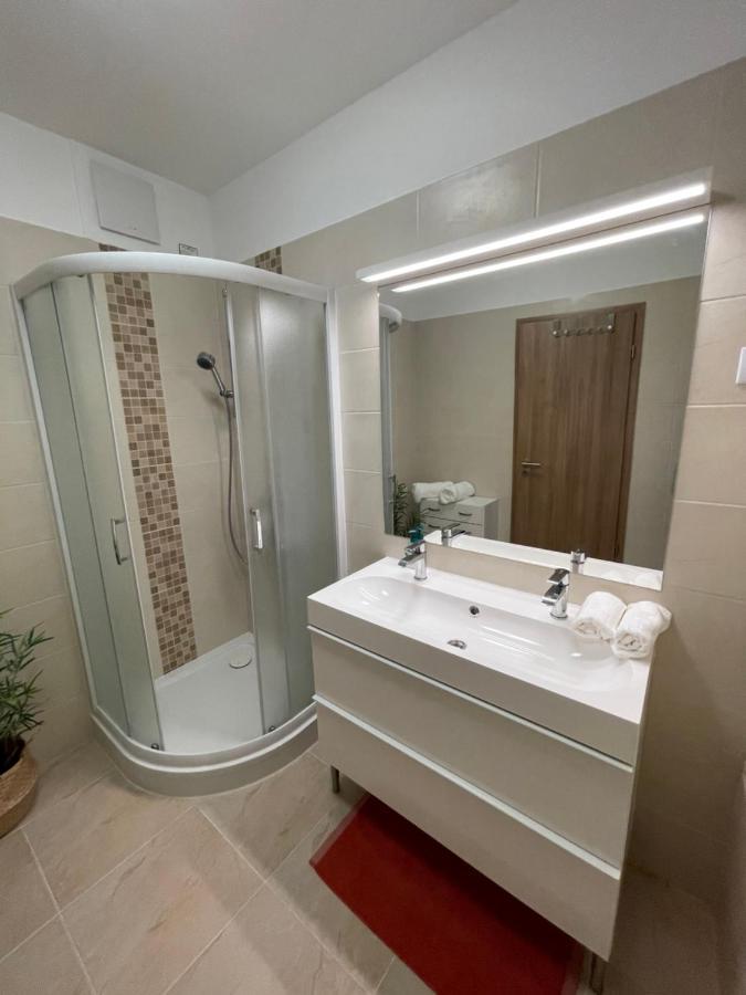 Vizpart Honved Apartman Balatonlelle Exteriör bild