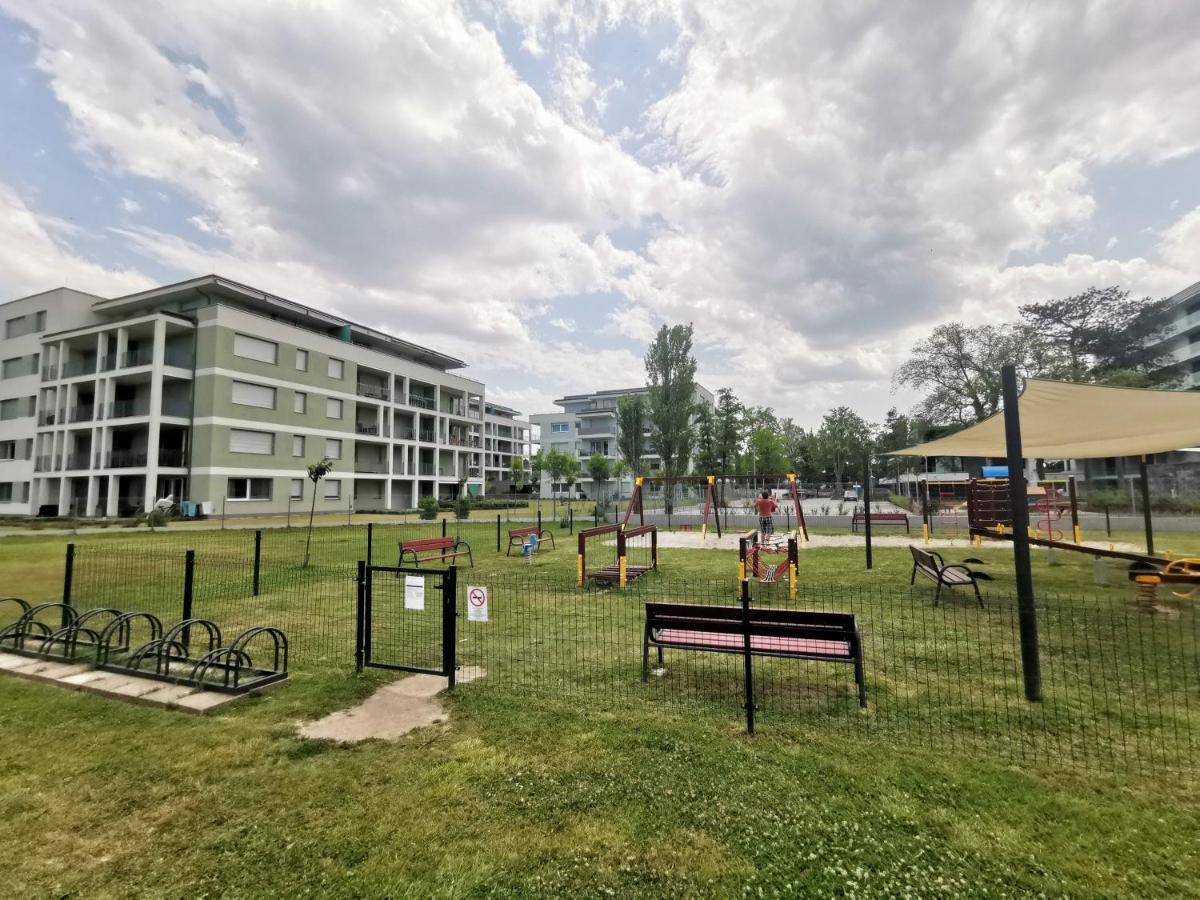 Vizpart Honved Apartman Balatonlelle Exteriör bild