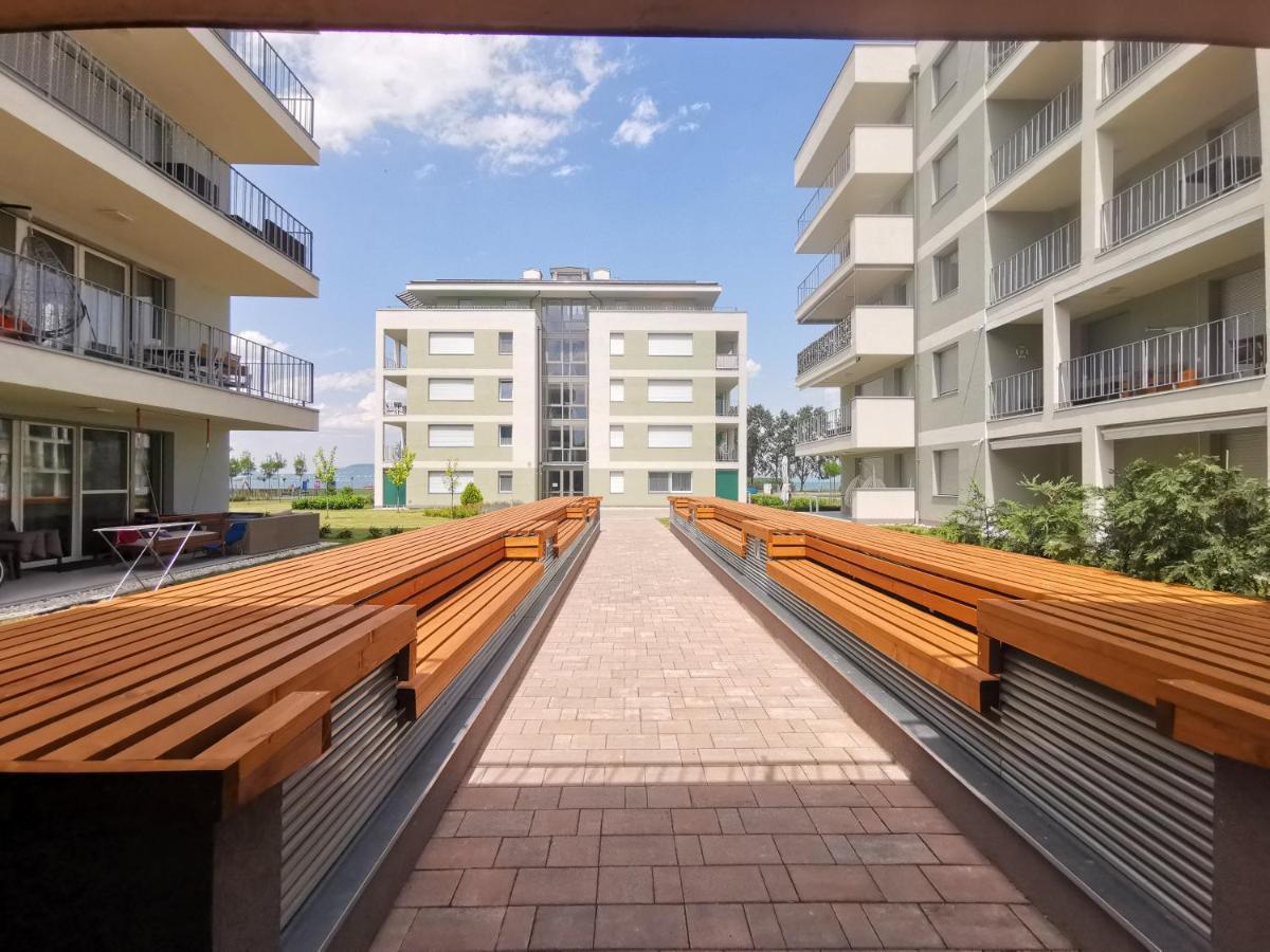 Vizpart Honved Apartman Balatonlelle Exteriör bild