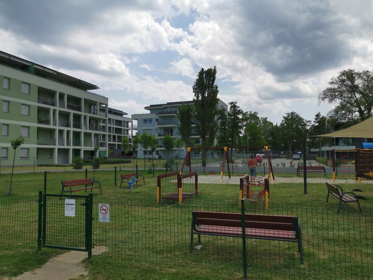 Vizpart Honved Apartman Balatonlelle Exteriör bild
